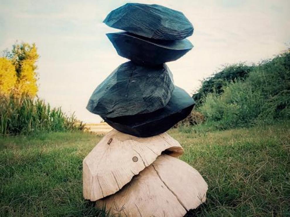 Una de las obras de la expoUna de las esculturas de la exposición de Mario Molinssición