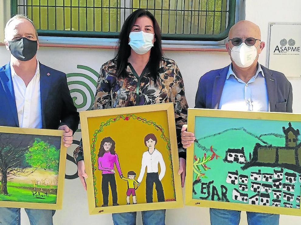 Entrega de las obras del Taller de Pintura de Asapme.