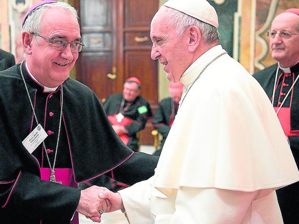 El obispo de la Diócesis Barbastro-Monzón junto al Papa Francisco.