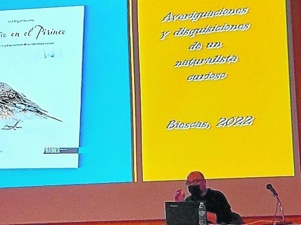 José Miguel Navarro presentó su ultimo libro en el marco de las Jornadas Culturales de Erata.