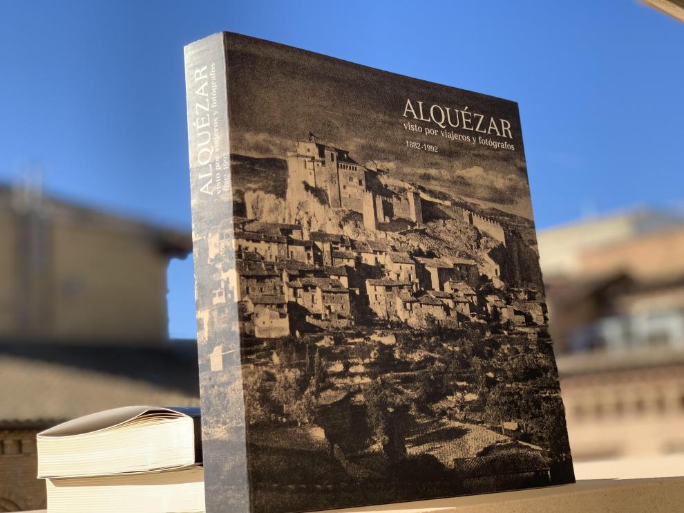 Portada del libro ‘Alquézar visto por viajeros y fotógrafos (1882-1992)’