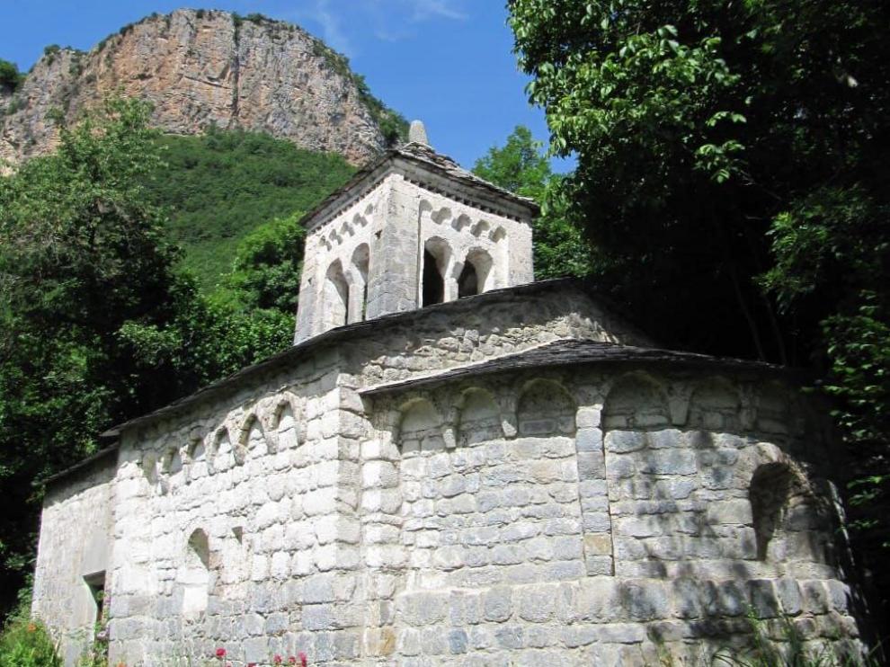 La ermita de Nuestra Señora de Gracia de El Run podría ser considerado BIC en la categoría de Monumento.