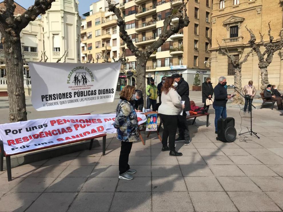 Protesta contra la reforma de las pensiones en la plaza de Navarra de Huesca