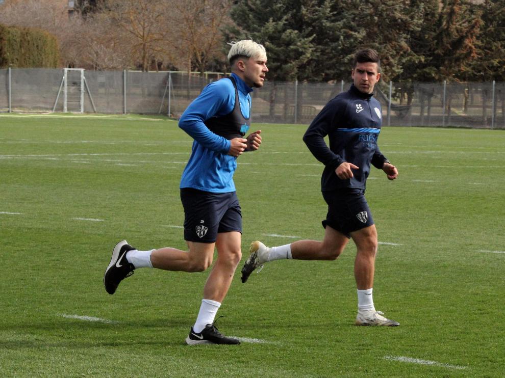 Andrei Ratiu ha entrenado sobre el césped este domingo.