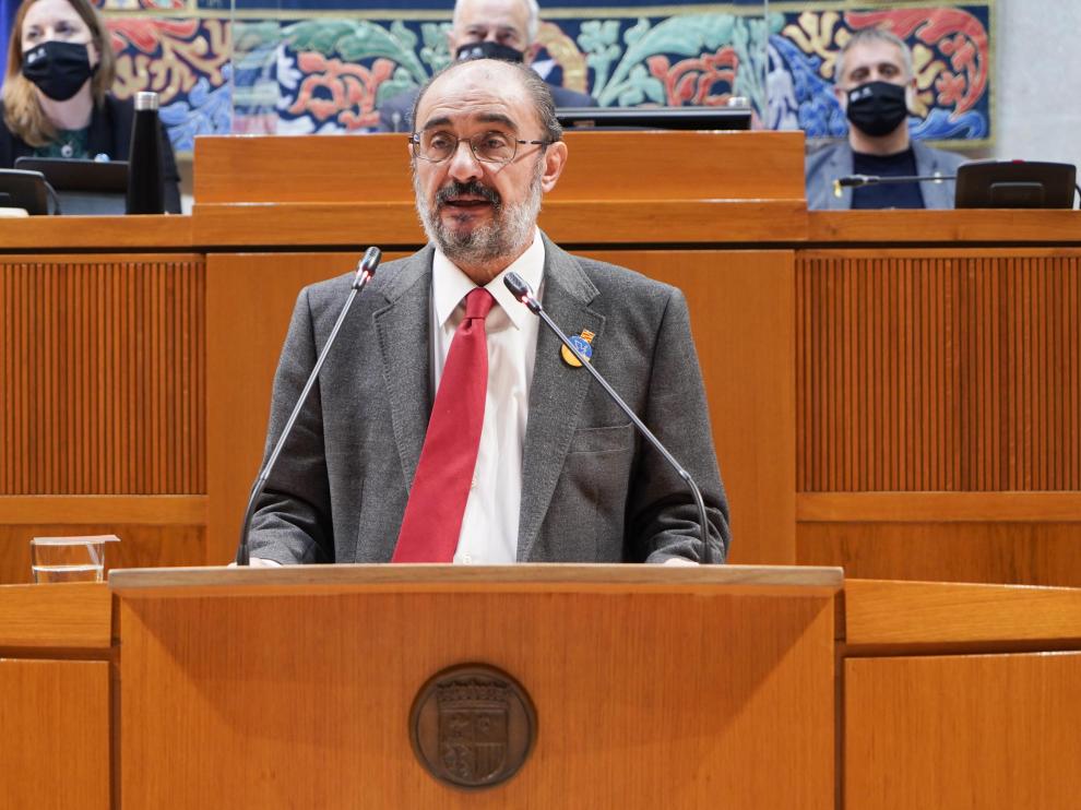Javier Lambán, ayer durante su intervención en el Parlamento aragonés.