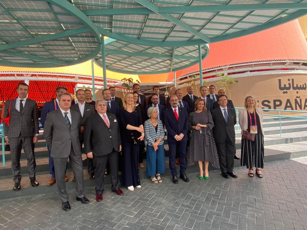 La delegación aragonesa, durante su visita a la Expo de Dubái en la jornada de este martes.