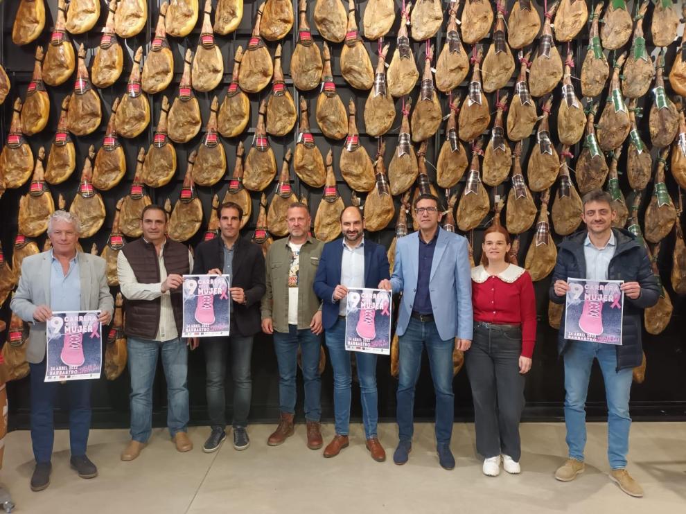 Garuz, Ceconi, Gracia, Diego, Torres, Adda, Piedrafita y Mairal en la presentación de la carrera.