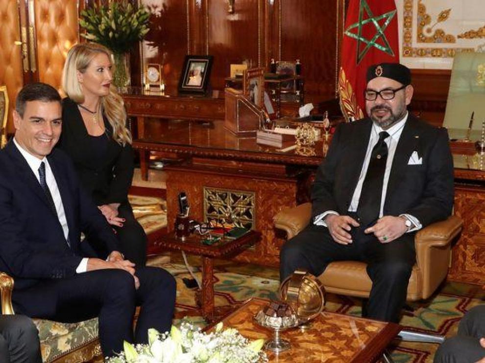 Mohamed VI de Marruecos en un anterior encuentro con el presidente del Gobierno español, Pedro Sánchez
