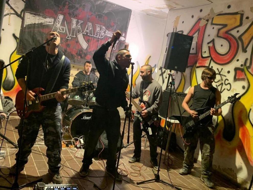 Akab-47 sorprenderán al público con su “brutal streetpunk”