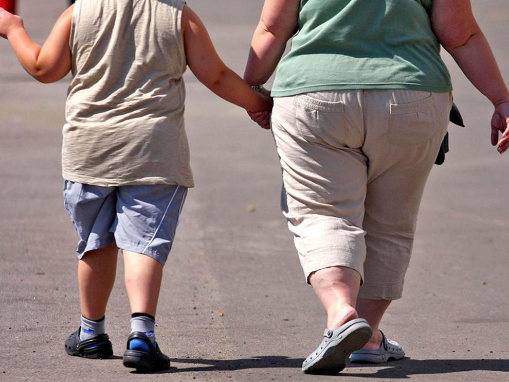 La obesidad afecta a niños y adultos.
