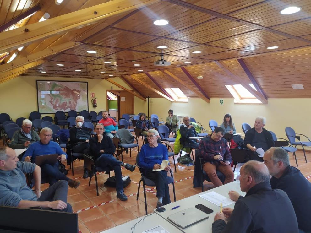 Asamblea constitutiva de la nueva asociación celebrada esta semana en Salardú, en el valle de Arán.