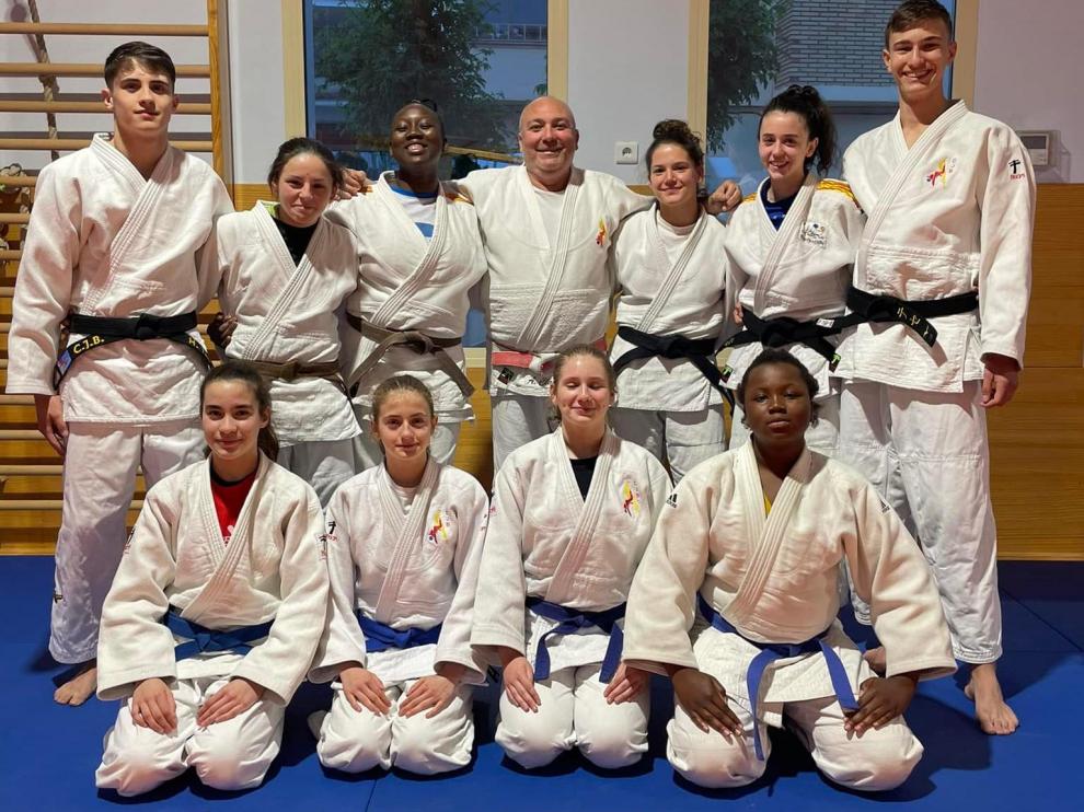 Deportistas del Club Judo Binéfar en Pamplona