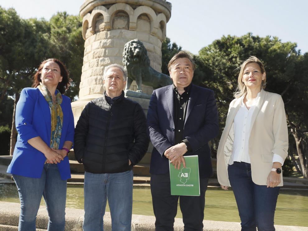 Raquel Marco, Francisco Javier Juárez, Tomás Guitarte y Beatriz Martín, este jueves.