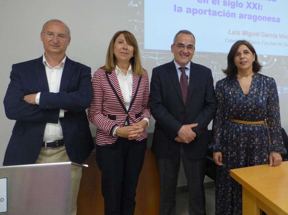Ángel Luis Monge, Berta Fernández, Luis Miguel García y Ángeles Pérez, ayer en Sabiñánigo.