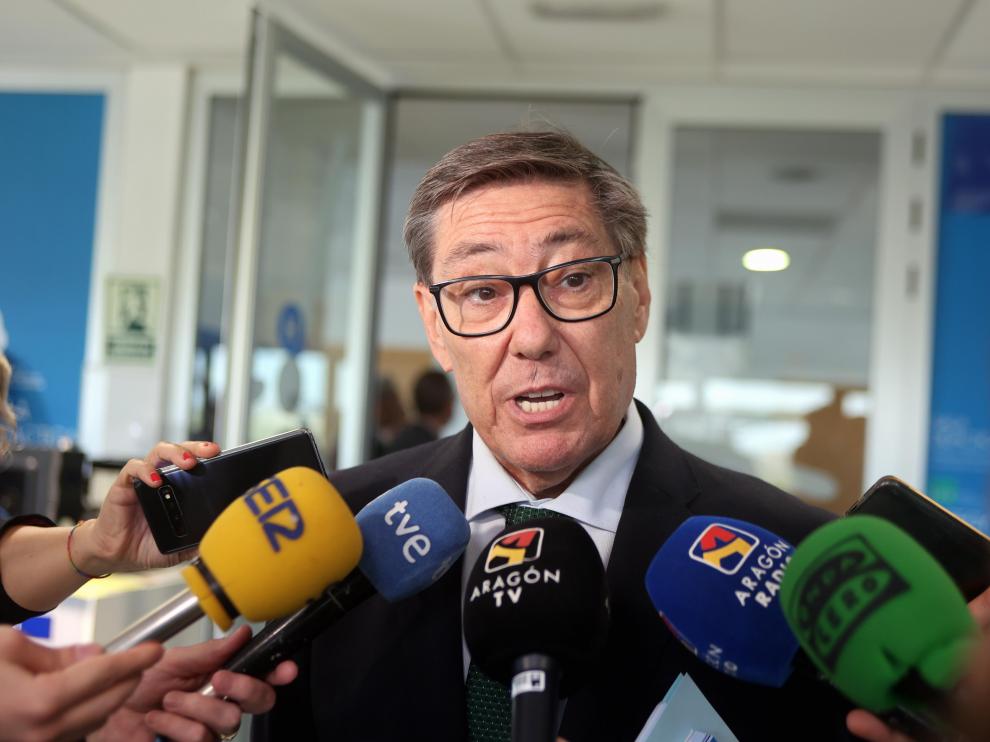 El consejero de Industria y vicepresidente de Aragón, Arturo Aliaga, este lunes en Huesca.