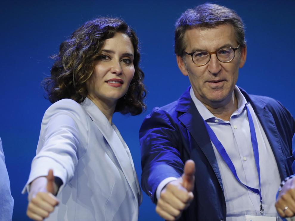Núñez Feijóo e Isabel Ayuso en el Congreso del PP en Madrid este sábado