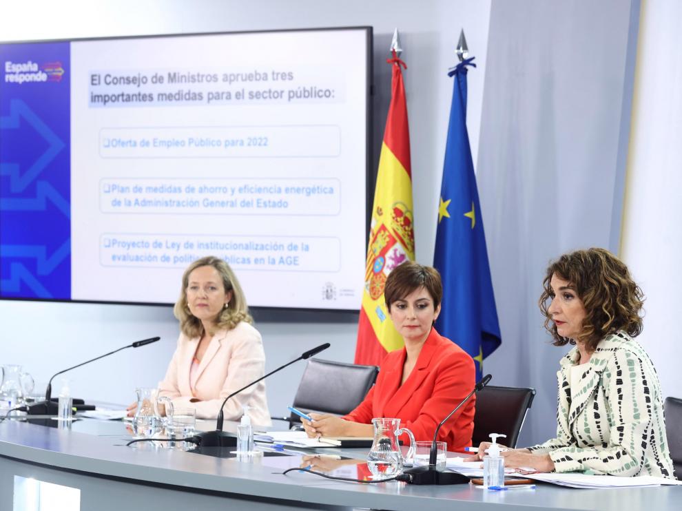 Nadia Calviño, Isabel Rodríguez y María Jesús Montero comparecen tras el Consejo de Ministros.