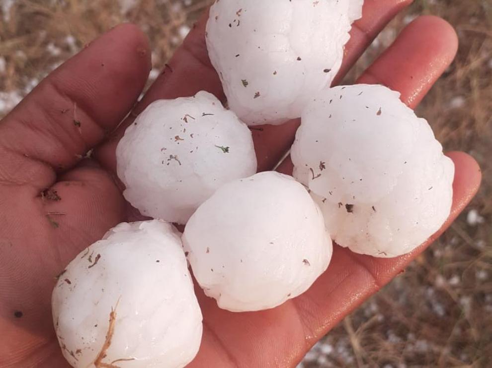 Imagen del granizo caído en Los Monegros.