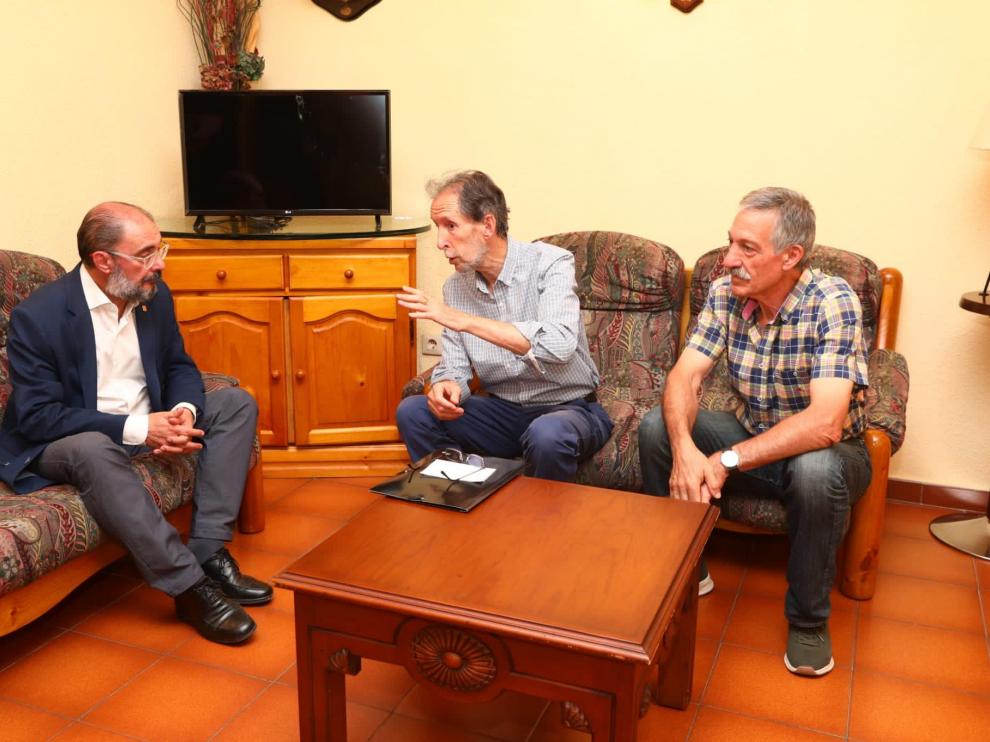 Reunión de los responsables de la Asociación Pro Túnel Benasque-Luchón con Lambán.