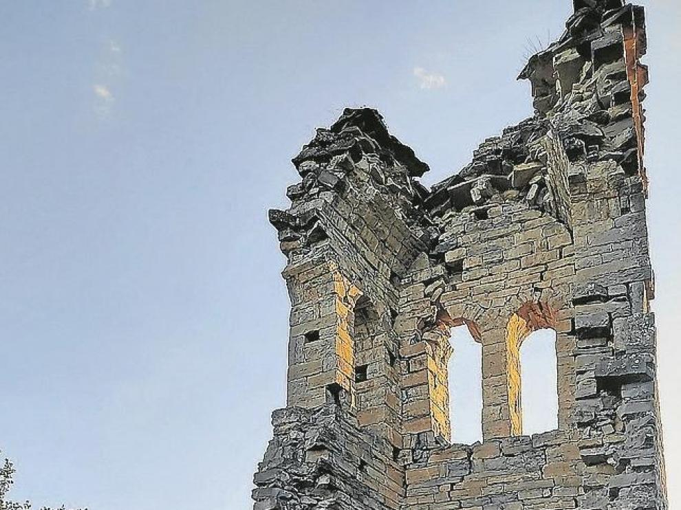 Ruinas de la Torre de Cotón en Murillo de Tou.
