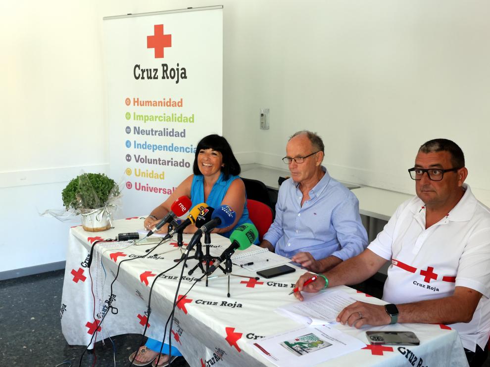 Ana Loriente, Bernardo Más y Óscar Gracia durante la presentación del dispositivo.