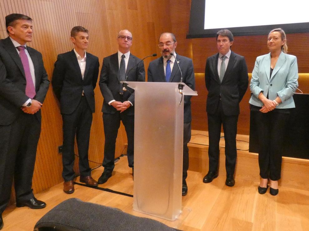 Lambán interviene en el acto de presentación del proyecto junto a promotores del mismo.
