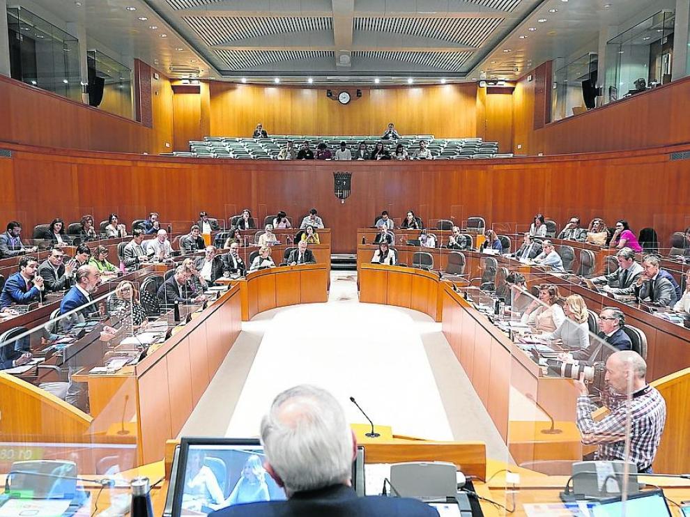 Sesión plenaria de las Cortes de Aragón celebrada ayer.