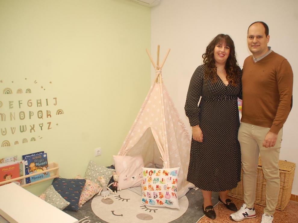 Aitor Segarra y Cynthia Camas, en su espacio de enseñanza ubicado en Sariñena.