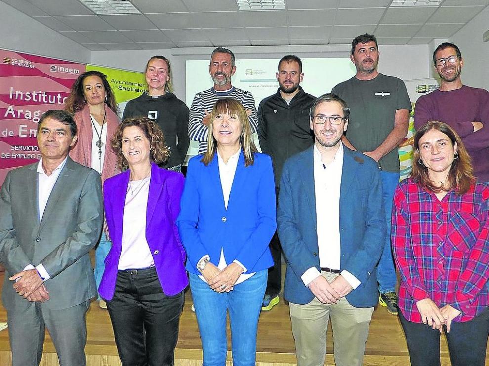 Conjunto de ponentes en la jornada celebrada en la localidad de Sabiñánigo.
