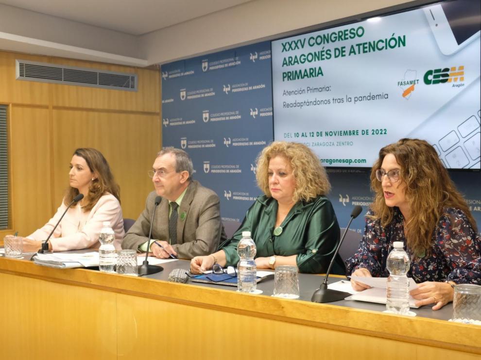 Laia Homedes, Leandro Catalán, Mercedes Ortín y Elena Asso, en la presentación del 35 Congreso Aragonés de Atención Primaria.