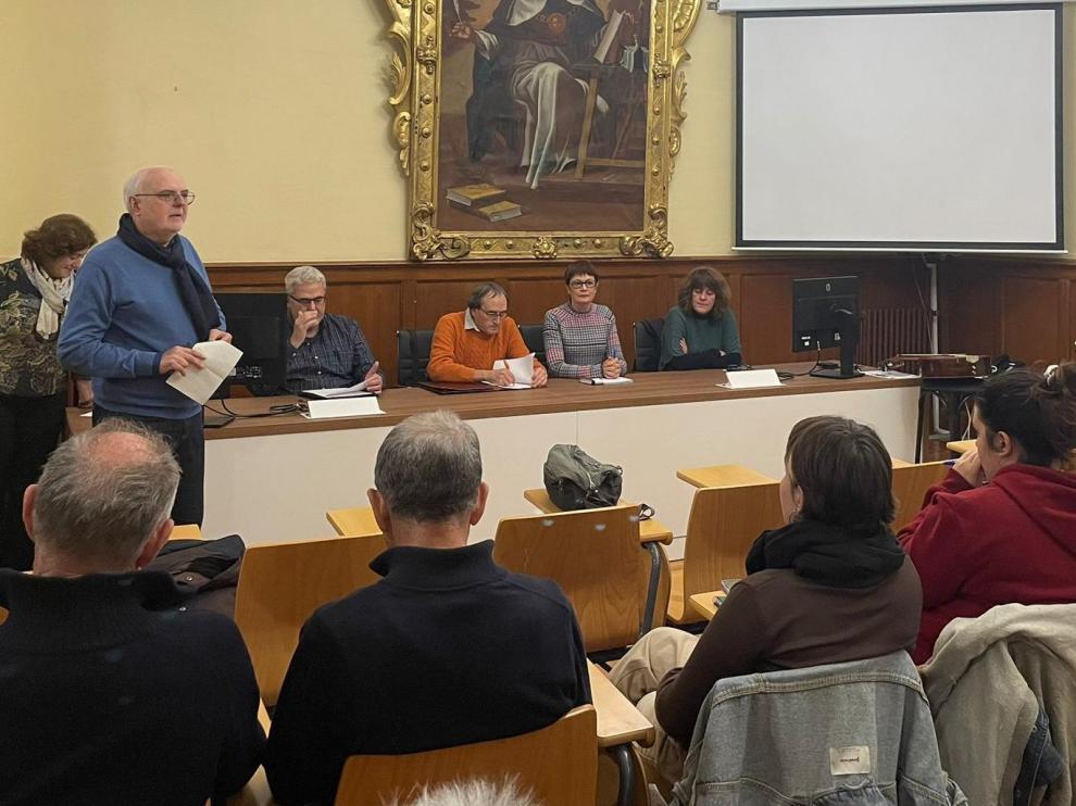 Imagen del acto celebrado ayer tarde en Huesca.