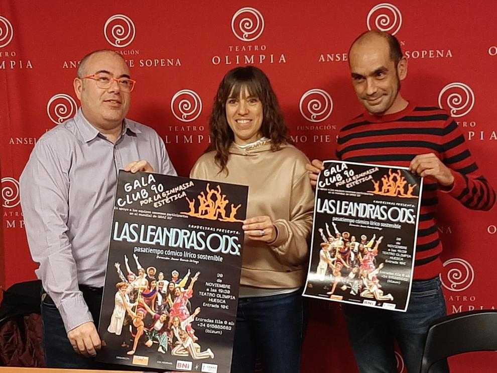 Piedrafita, Lanuza y García, con el cartel de la gala de este domingo.