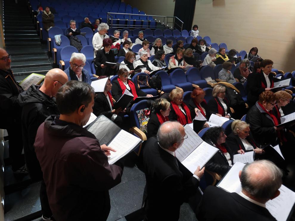 Encuentro de coros celebrado en el Centro Cívico de Huesca.