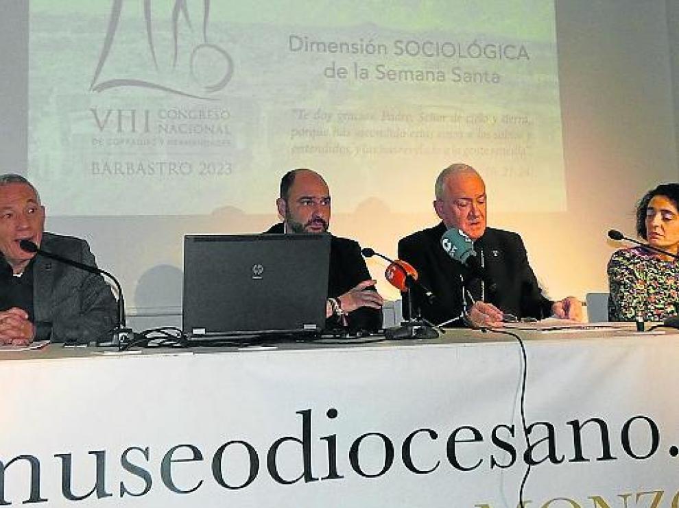 Jesús Gracia, Fernando Torres, Ángel Pérez y Silvia Peropadre.