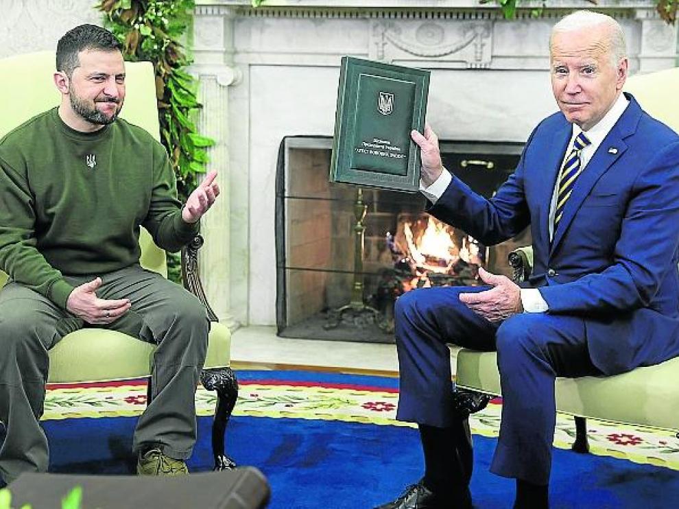 Un momento del encuentro bilateral ayer miércoles entre Volodímir Zelenski y Joe Biden.
