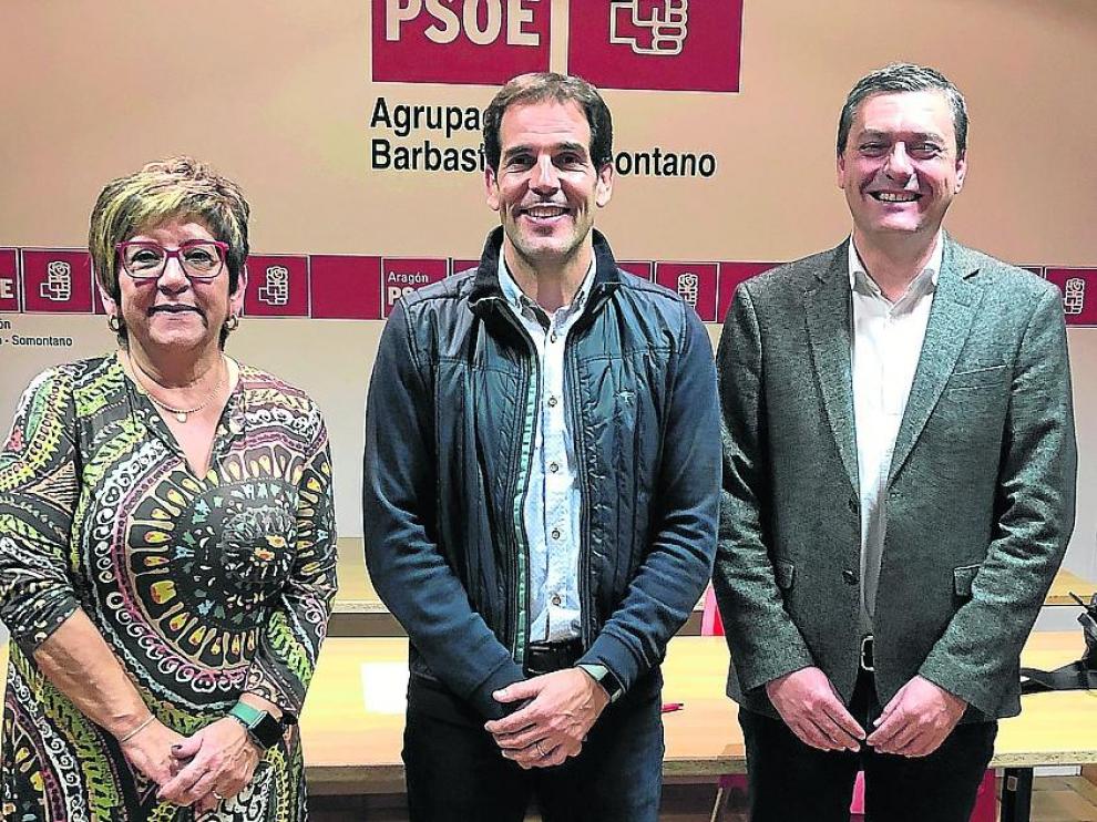 Elisa Sancho, Daniel Gracia y Fernando Sabés, este jueves, en Barbastro.