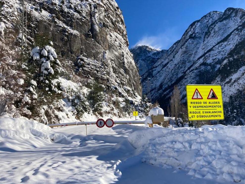 La nieve y el hielo están provocando numerosos incidentes en las carreteras.