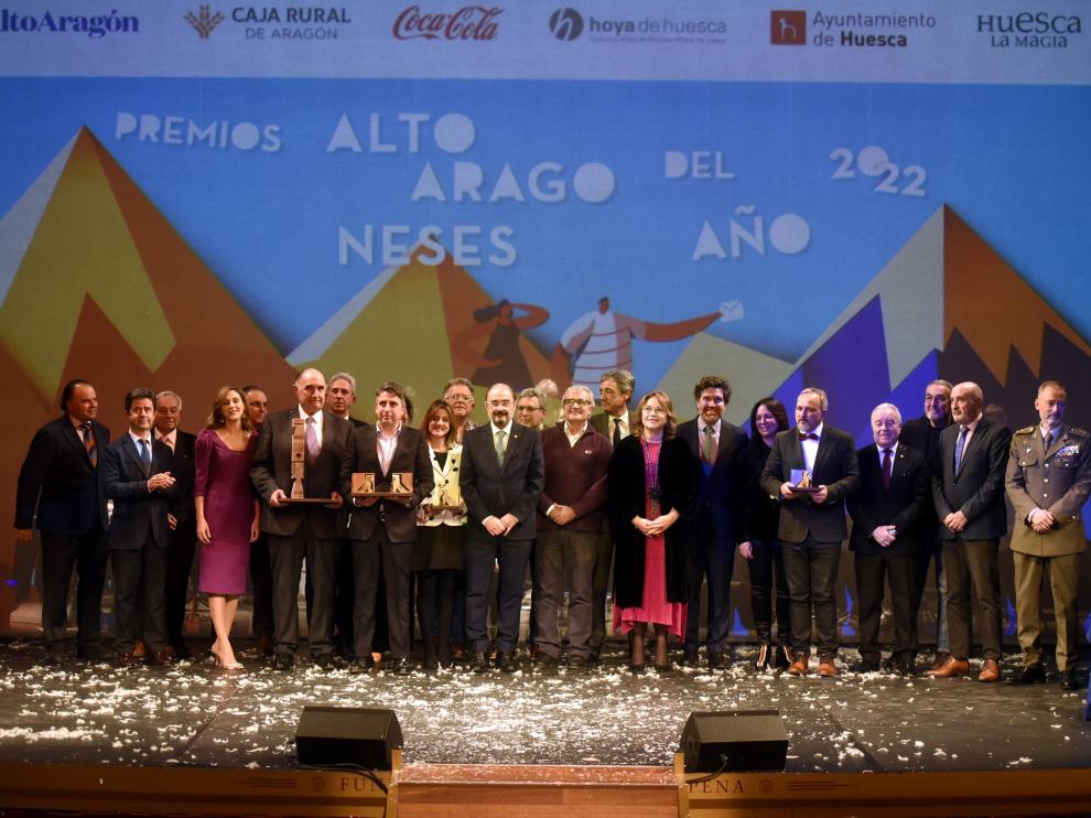 Foto de familia de los galardonados en esta edición.