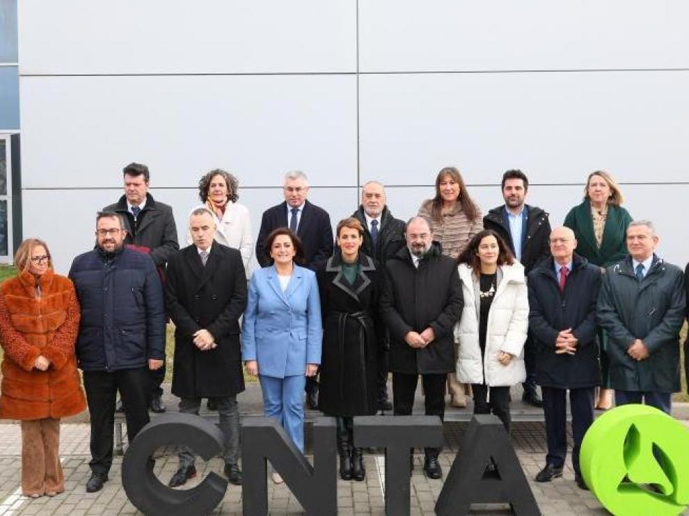 El Presidente de Aragón, Javier Lambán, participa en la reunión de los gobiernos de Aragón, La Rioja y Navarra, que se celebra en esta última comunidad, para avanzar en proyectos comunes.