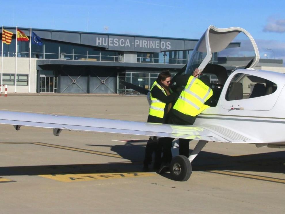 Los vuelos en el aeropuerto Huesca Pirineos aumentaron en el último mes con los pilotos libios