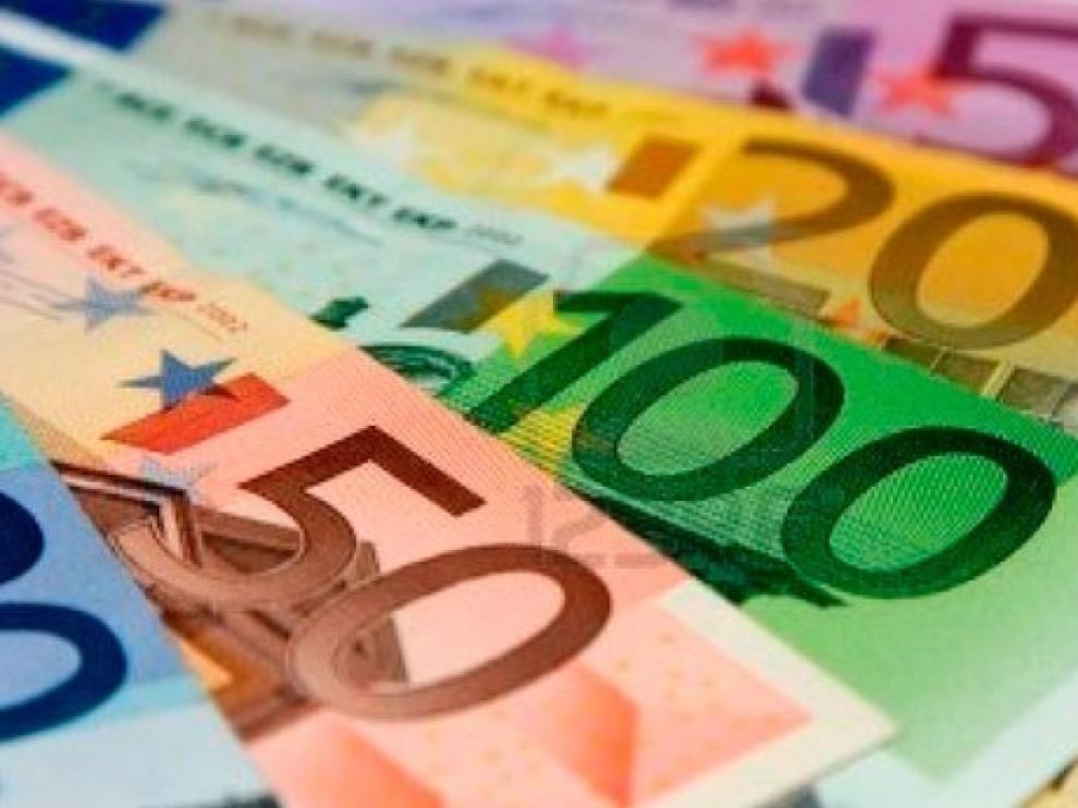 Bruselas eleva el déficit de España en 2019 al 2,3%, tres décimas más que lo que calcula el Gobierno