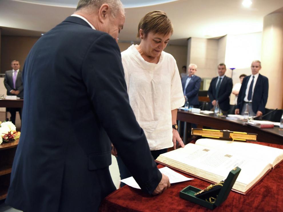 Pilar Novales deja Izquierda Unida tras 26 años de militancia