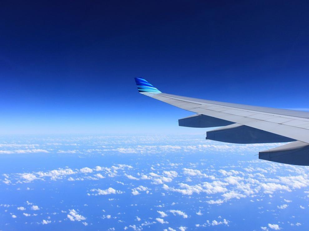 El Gobierno de Aragón y Binter trabajan para cerrar una ruta aérea Zaragoza-Canarias