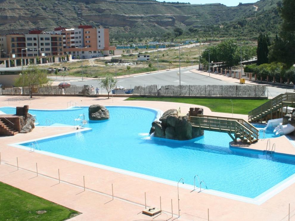 El parque acuático de Monzón y las piscinas, con aforos limitados