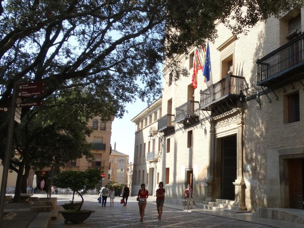 El ayuntamiento de Huesca reabre el lunes con aforo limitado y cita previa