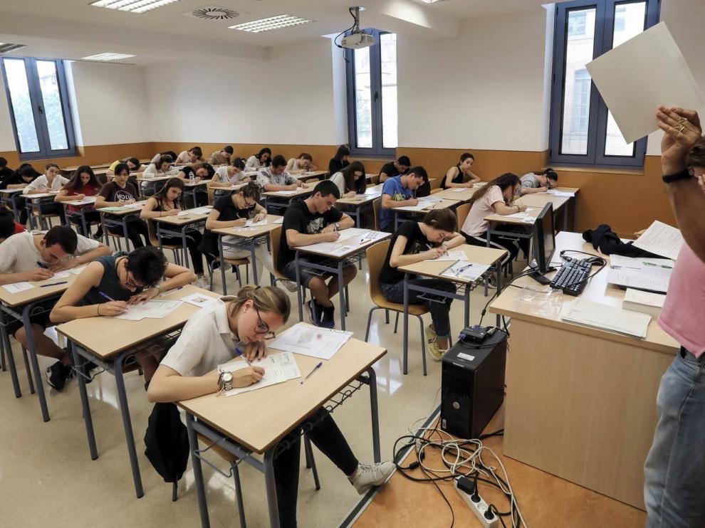Más de 1.000 alumnos oscenses comienzan la EvAU este martes