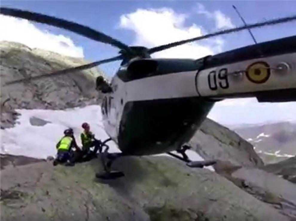 La 2 emite este domingo el primer episodio de Rescate, una serie sobre la Guardia Civil de Montaña
