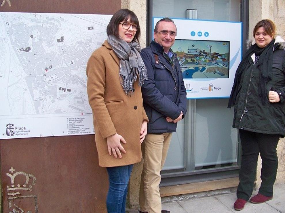 Fraga estrena un punto digital de información turística