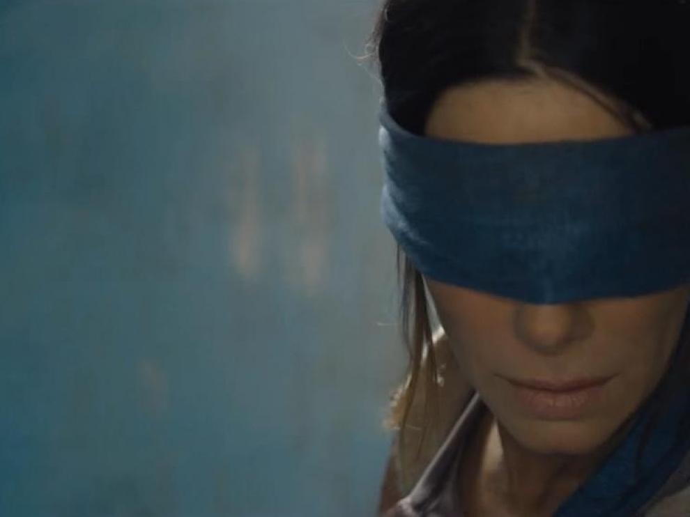 Netflix advierte a sus usuarios de que es peligroso ir con los ojos vendados