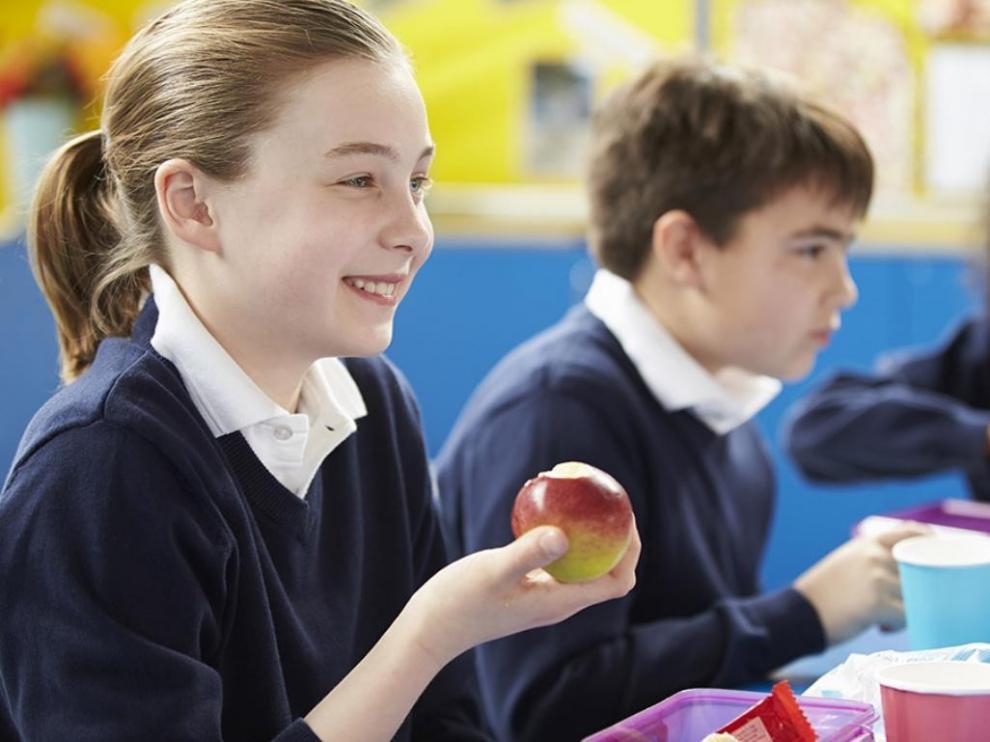La fruta y la leche llegan a los colegios de Huesca después de Navidad